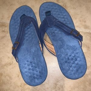 New Women’s Flip Flop Sandals Size 8 Vionic Like Blue